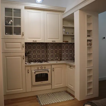 Maison Nicole - *