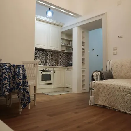 Maison Nicole - *